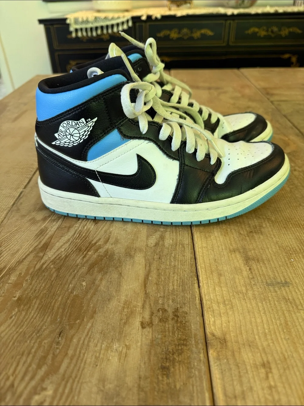 Jordan Kids High-Top Sneakers in Black, White & Light Blue